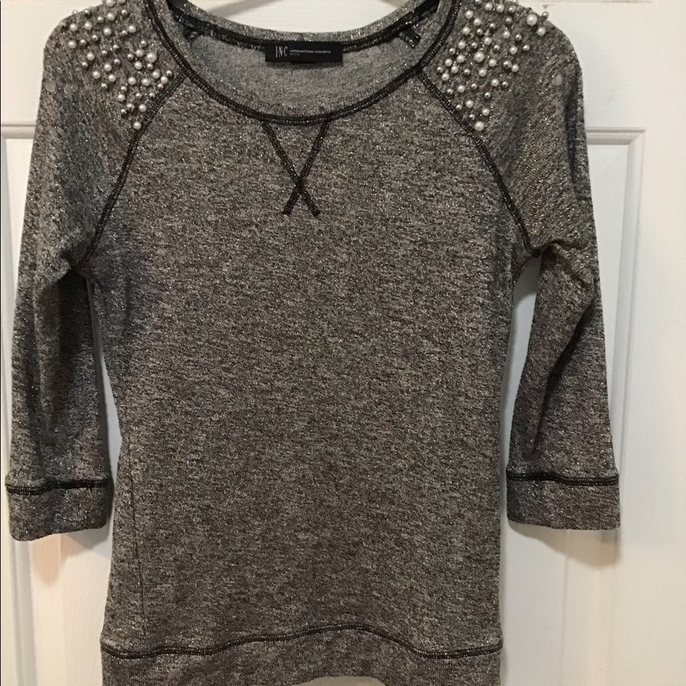 INC METALLIC PEARLS STUDS PS TOP EUC